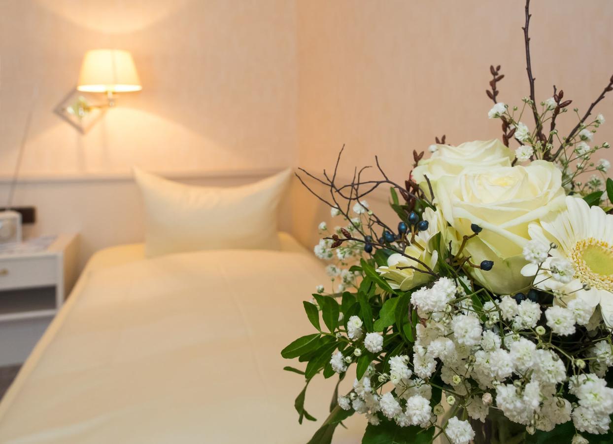 Hotel Zum Rosenteich บาดซวิสเชนอาว์น ภายนอก รูปภาพ
